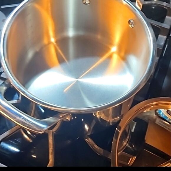 Berghoff Professional 18/10 Stainless Steel Tri-Ply 4QT Stock Pot w/Lid - Picture 14 of 14